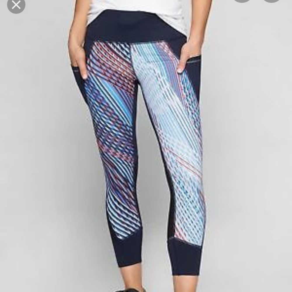 ATHLETA Mosaic Relay Capri